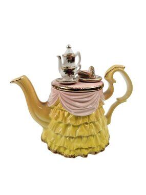 Royal Albert Old Country Roses Mini Teapot Ruffled Skirt England 1996 Yelllow